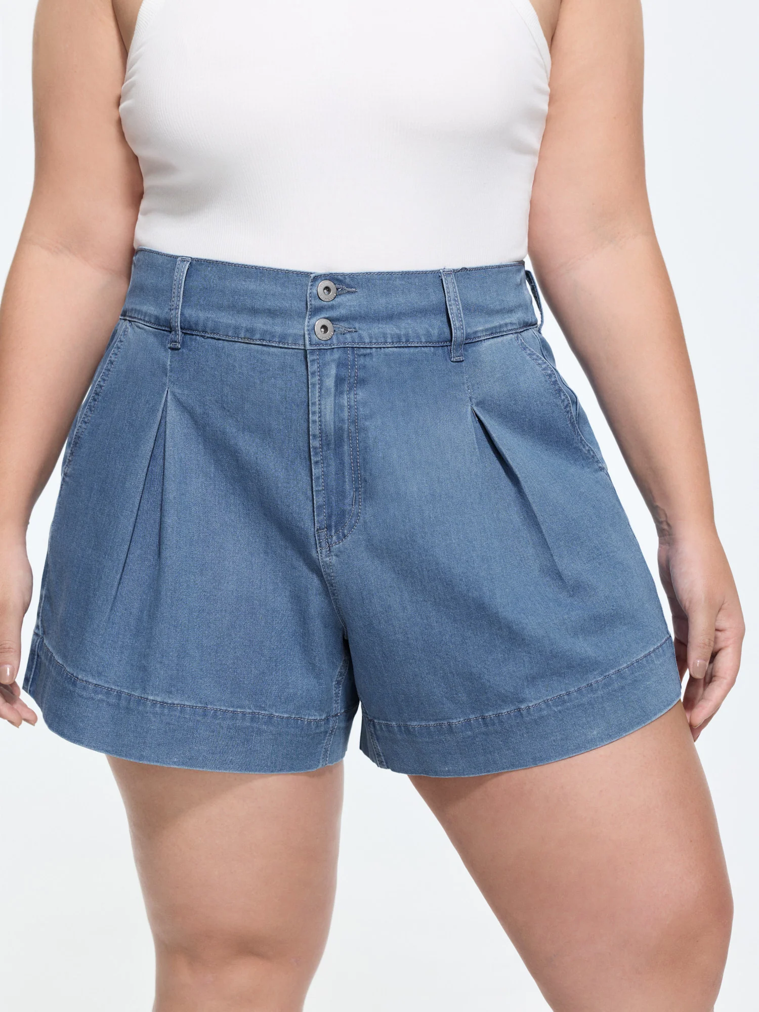 Stretchy Pleated Elastic Back Waist Denim Shorts