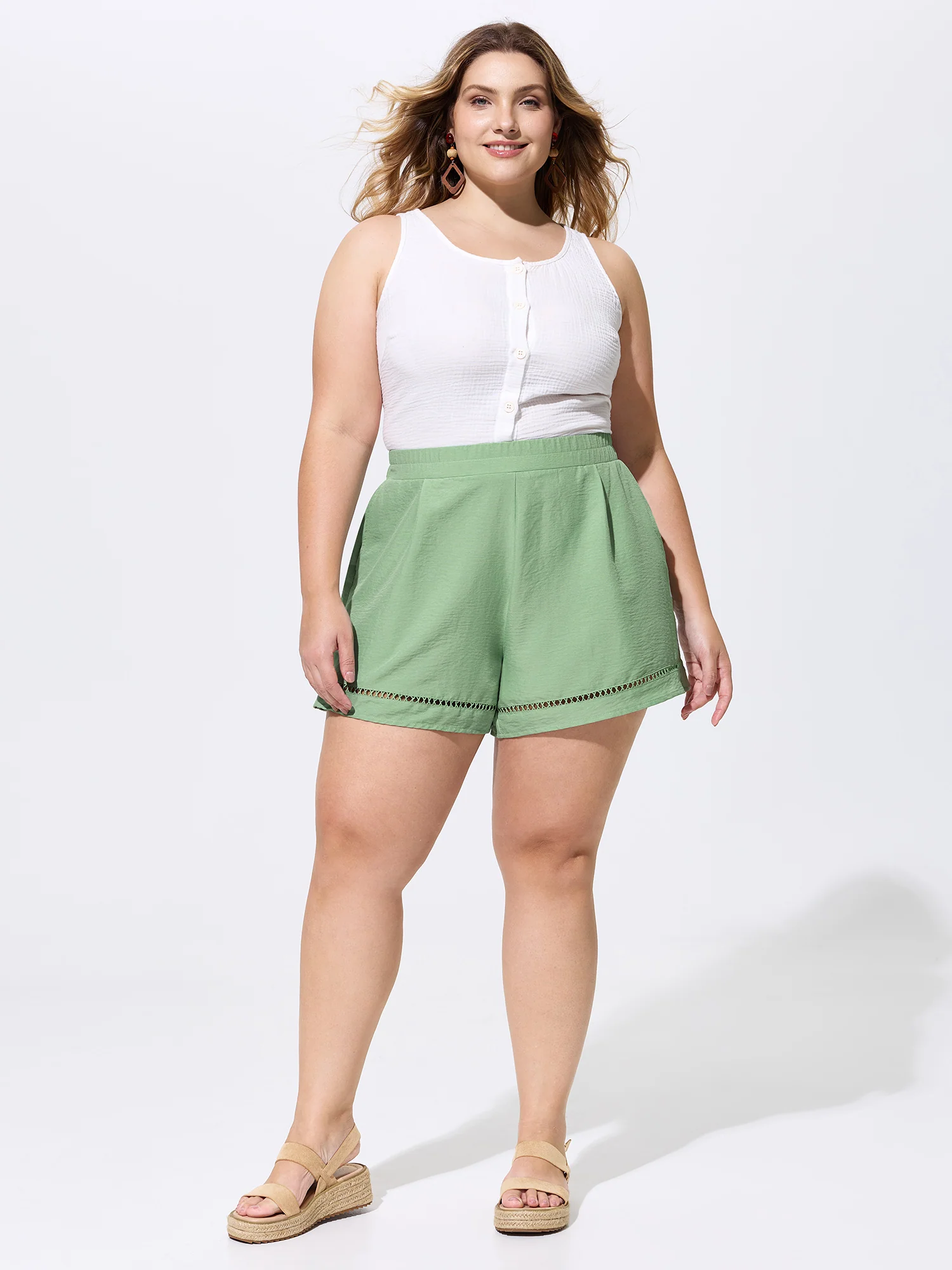 Cut-Out Detail Wide-Leg Shorts