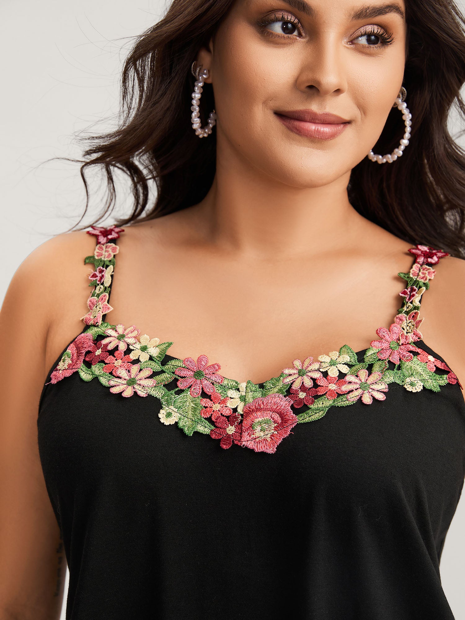3D Floral Neckline Tank Top