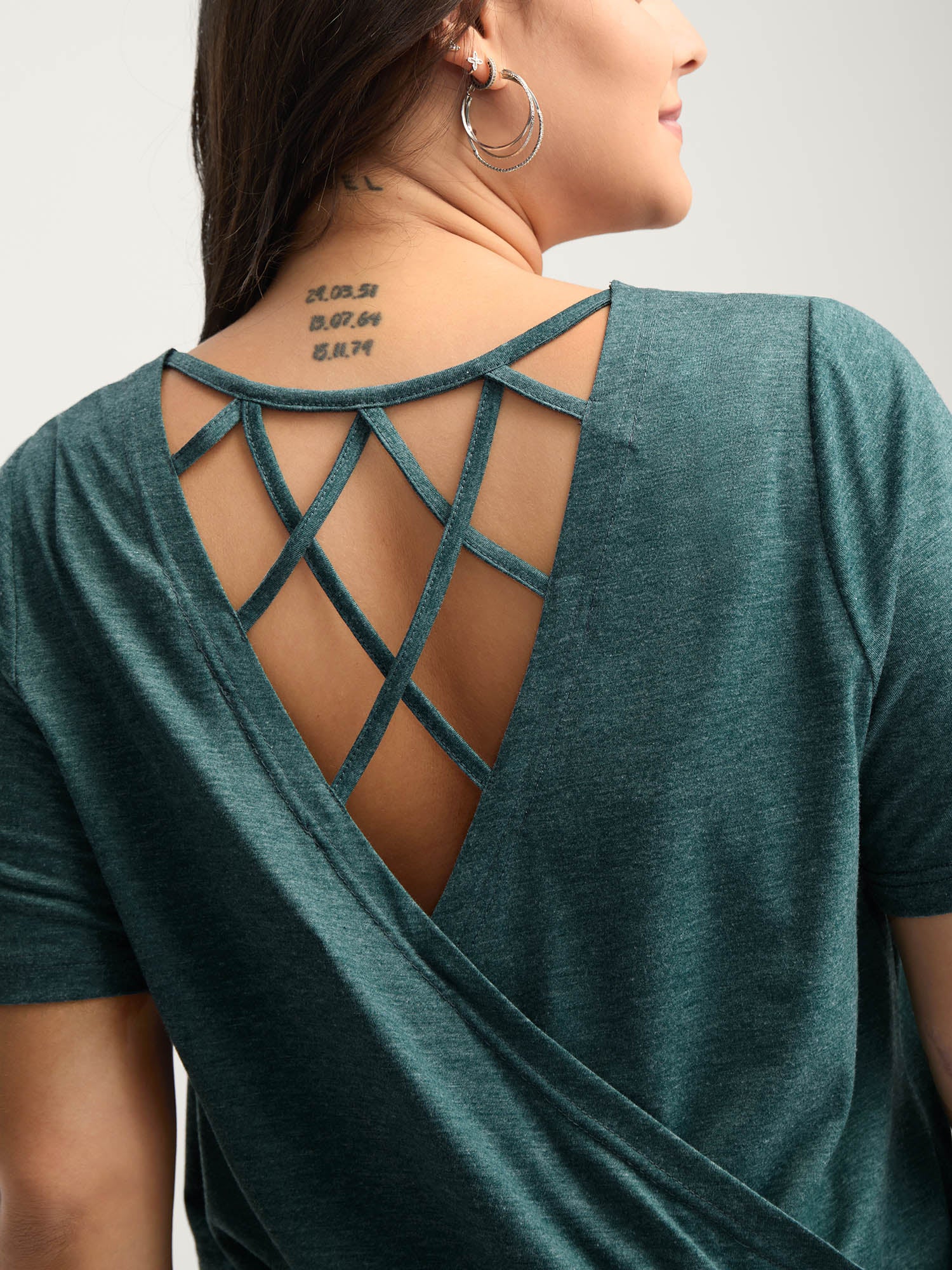 Backless Crisscross Solid T-Shirt