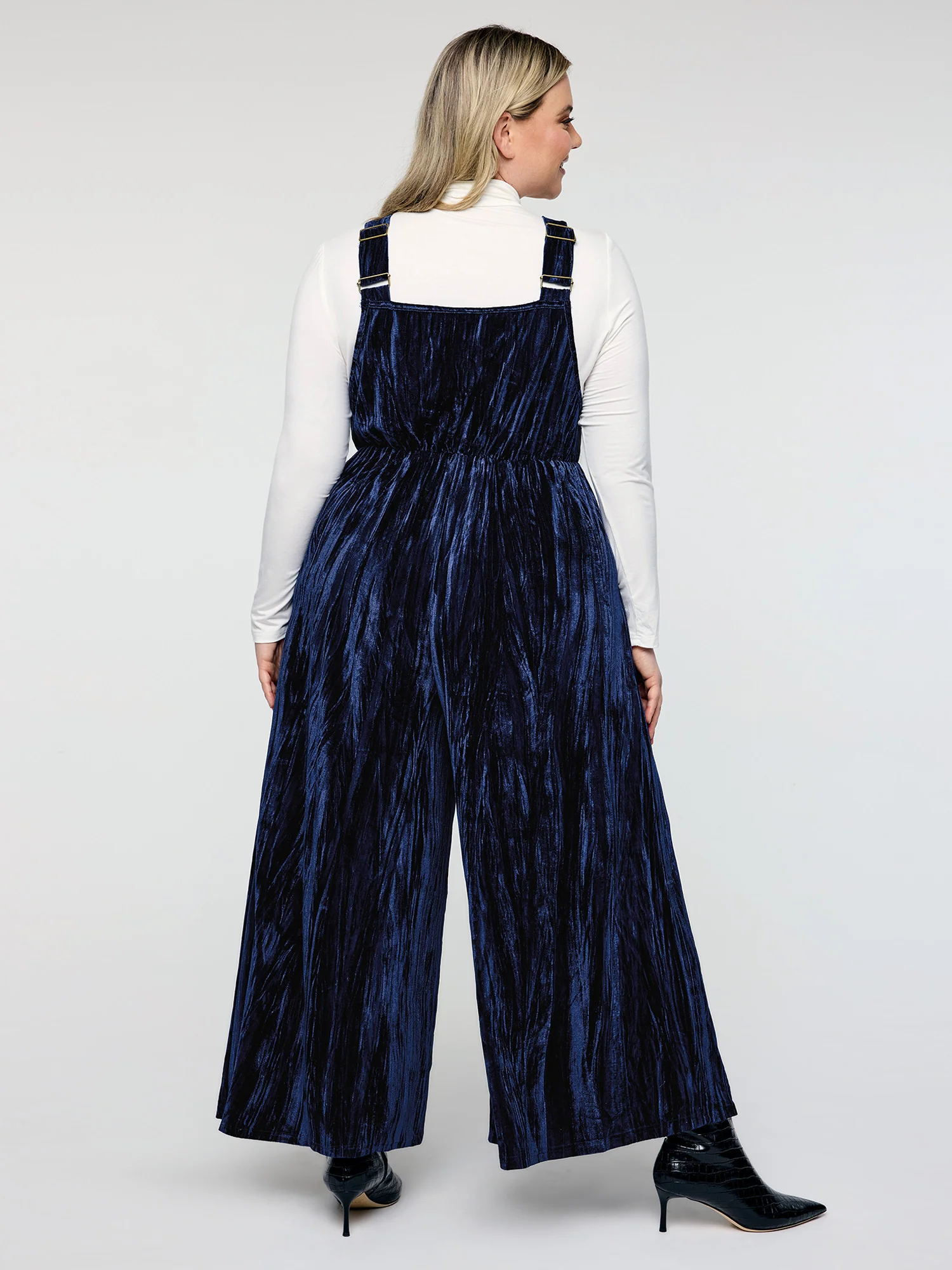 Velvety Texture Adjustable Pockets Overall Jumpsuit