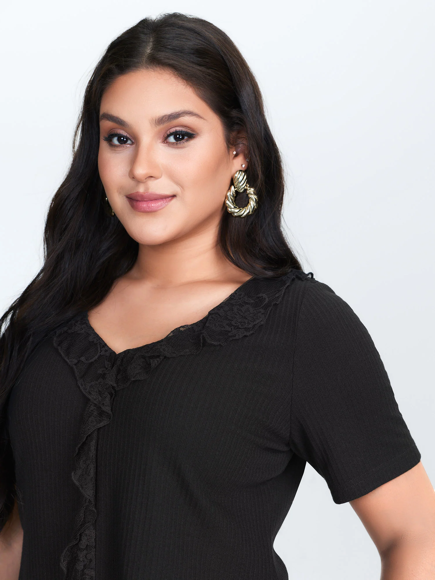 Ruffled Lace Textured Curvy Hem Jersey Top
