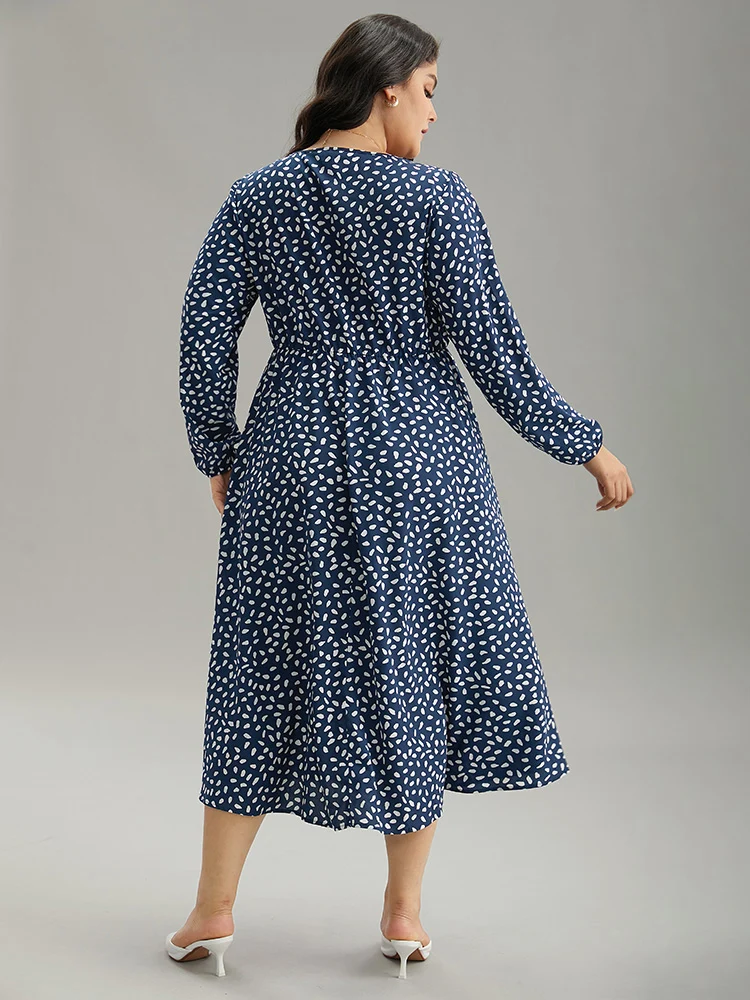 Geometric Print Plicated Detail Pocket Dress