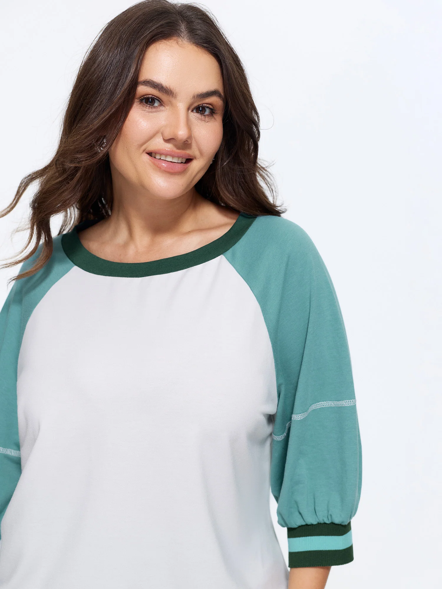 Color Contrast Raglan Sleeve Sweatshirt